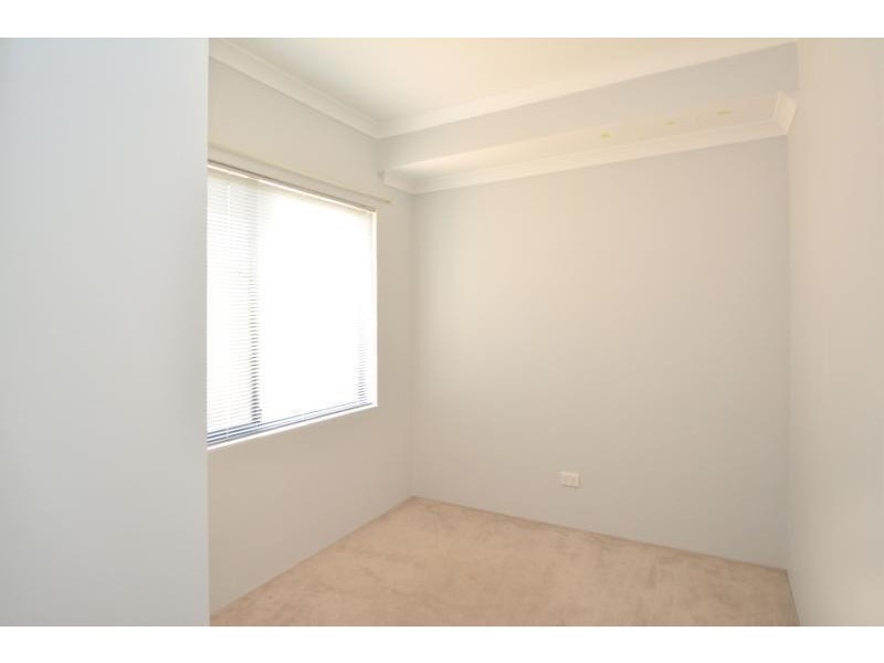 9/173 George St, Queens Park WA 6107