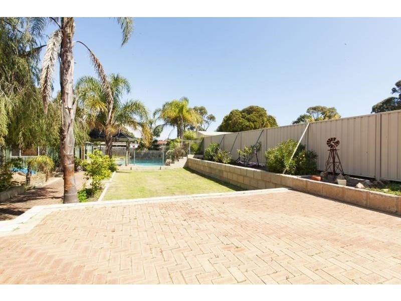 42 Noreena Avenue, Golden Bay WA 6174