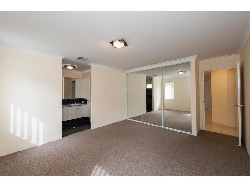 4 Keraudren Vale, Secret Harbour WA 6173