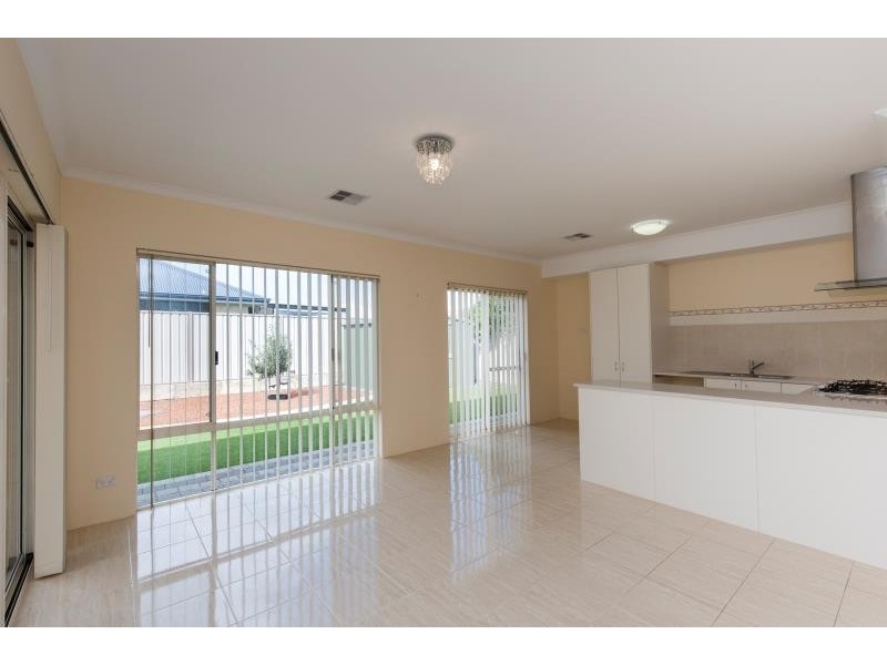 4 Keraudren Vale, Secret Harbour WA 6173