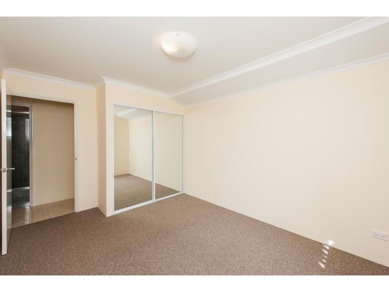 4 Keraudren Vale, Secret Harbour WA 6173