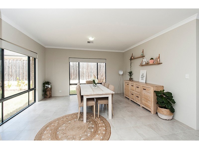 14 Breynia Link, Halls Head WA 6210