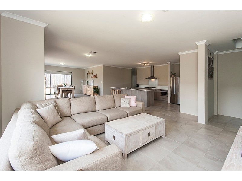 14 Breynia Link, Halls Head WA 6210