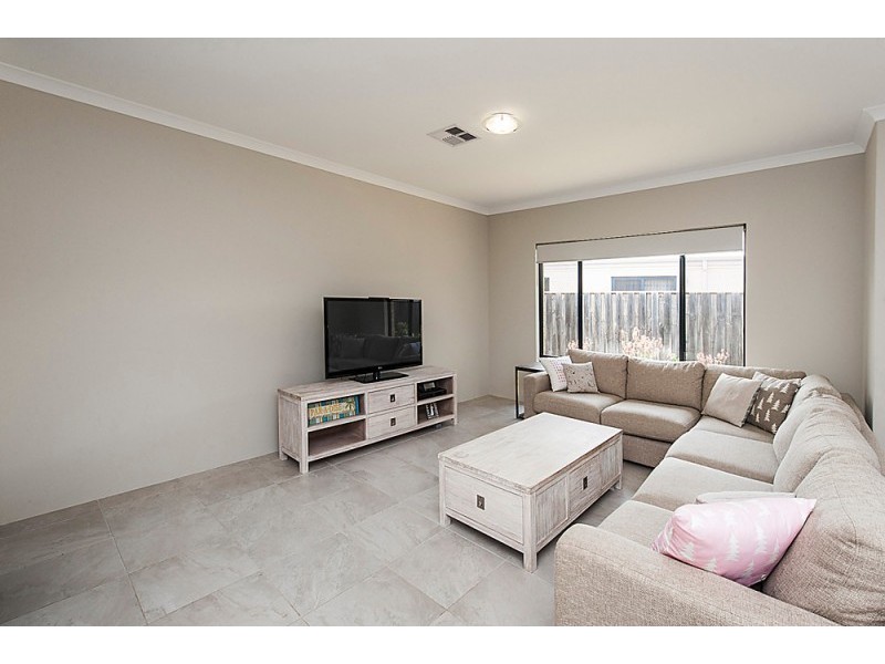 14 Breynia Link, Halls Head WA 6210