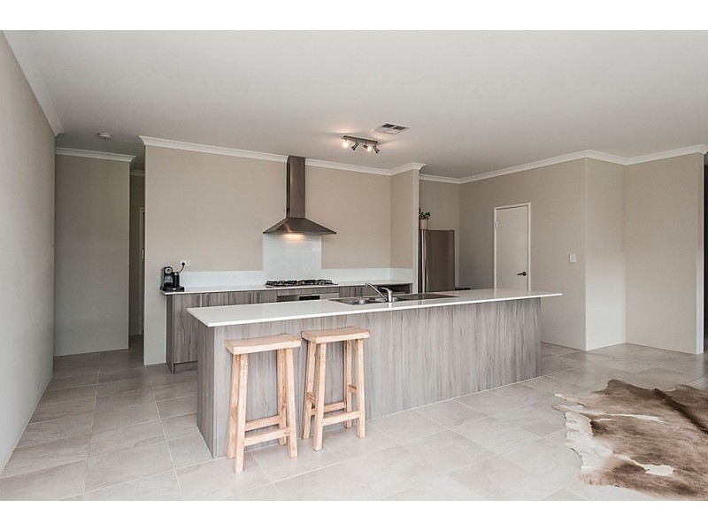 14 Breynia Link, Halls Head WA 6210