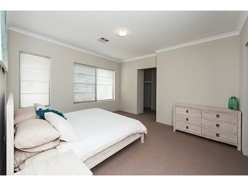 14 Breynia Link, Halls Head WA 6210