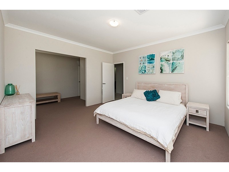 14 Breynia Link, Halls Head WA 6210