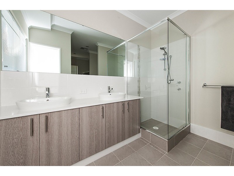 14 Breynia Link, Halls Head WA 6210