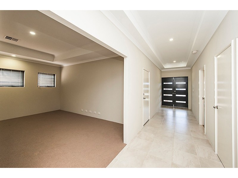 14 Breynia Link, Halls Head WA 6210