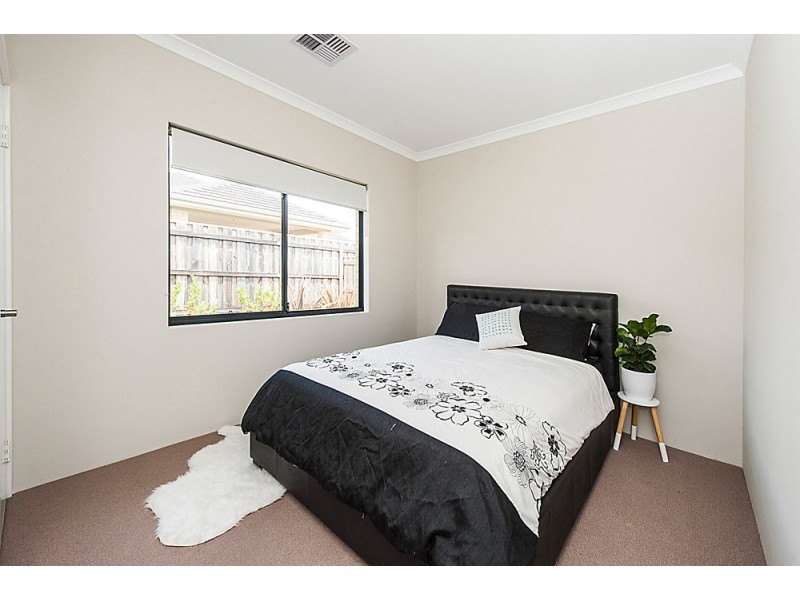 14 Breynia Link, Halls Head WA 6210