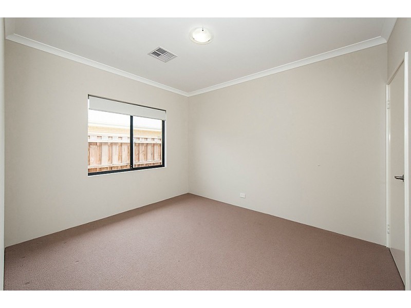 14 Breynia Link, Halls Head WA 6210