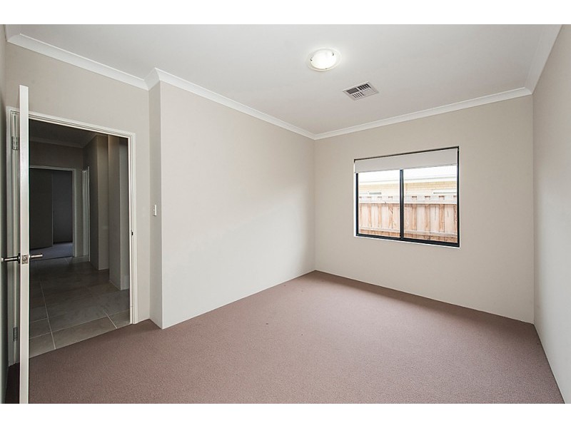 14 Breynia Link, Halls Head WA 6210