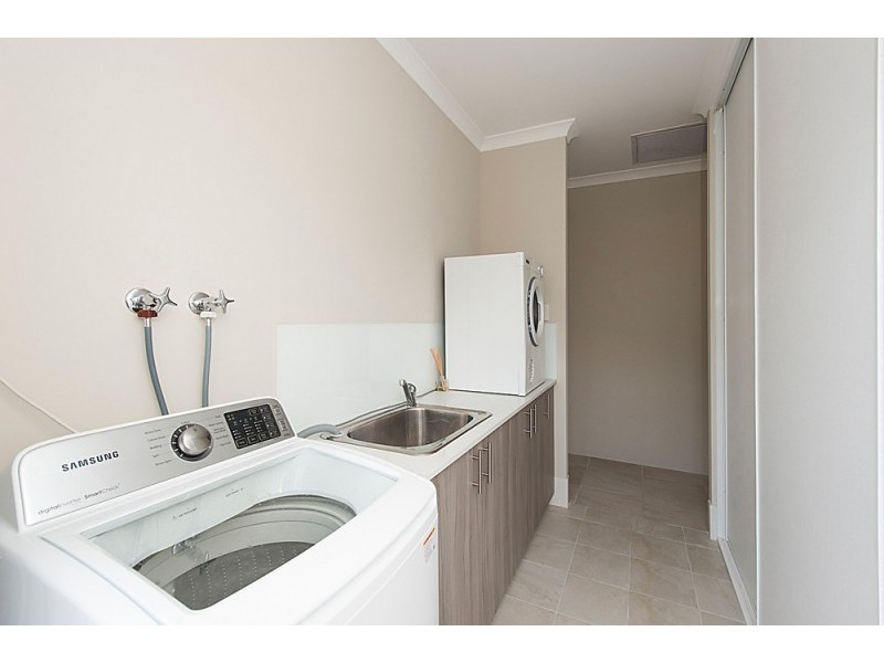 14 Breynia Link, Halls Head WA 6210