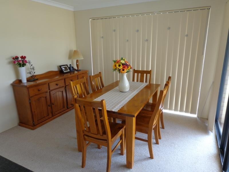 8 Hewson Way, Port Kennedy WA 6172