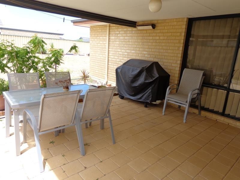 8 Hewson Way, Port Kennedy WA 6172