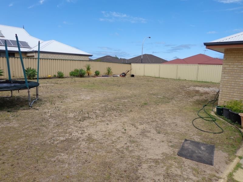 8 Hewson Way, Port Kennedy WA 6172