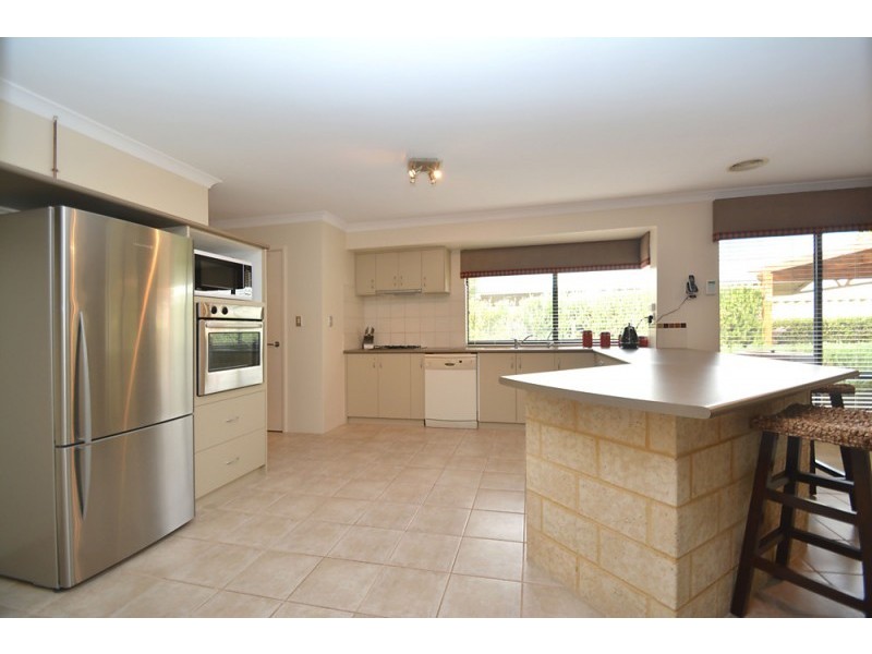 20 Miltona Drive, Secret Harbour WA 6173