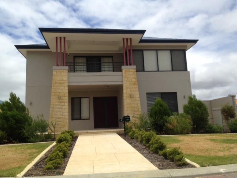 8 Stamford Crescent, Secret Harbour WA 6173