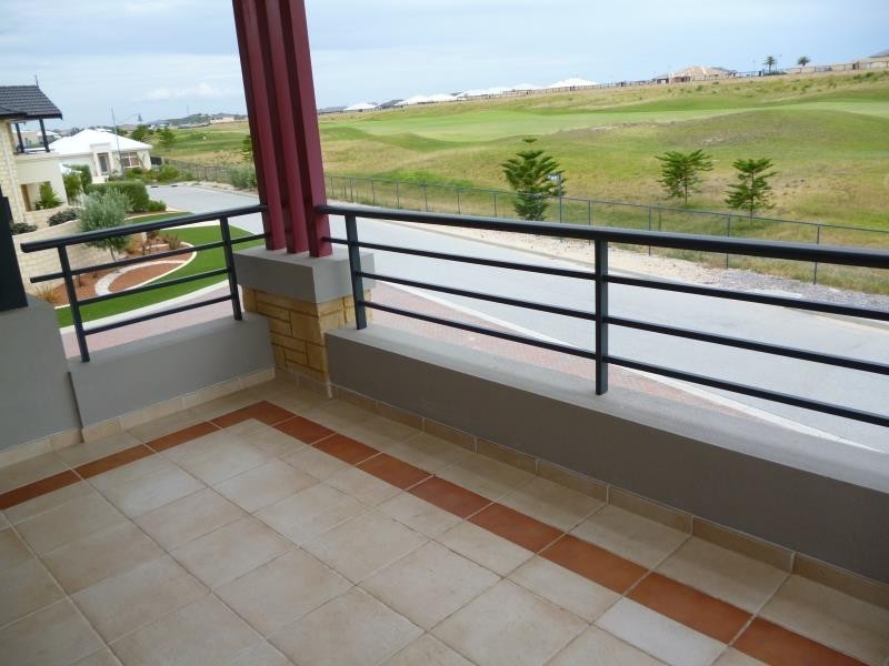 8 Stamford Crescent, Secret Harbour WA 6173