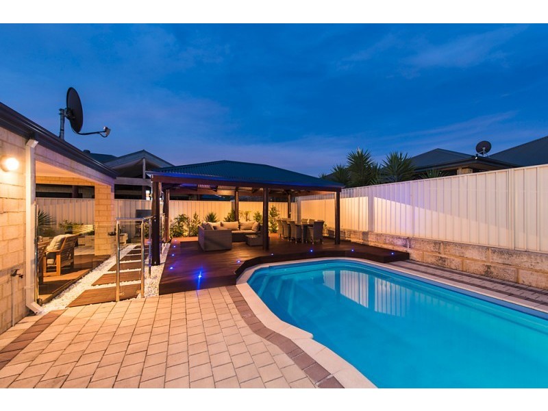 9 Wombarra Street, Secret Harbour WA 6173