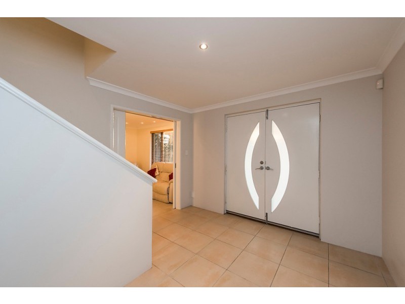 9 Wombarra Street, Secret Harbour WA 6173