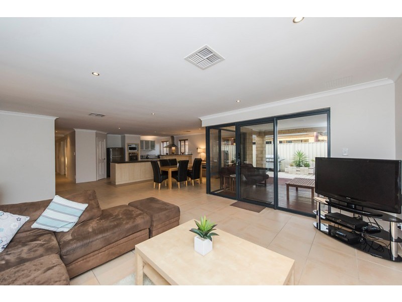 9 Wombarra Street, Secret Harbour WA 6173