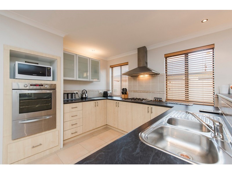 9 Wombarra Street, Secret Harbour WA 6173