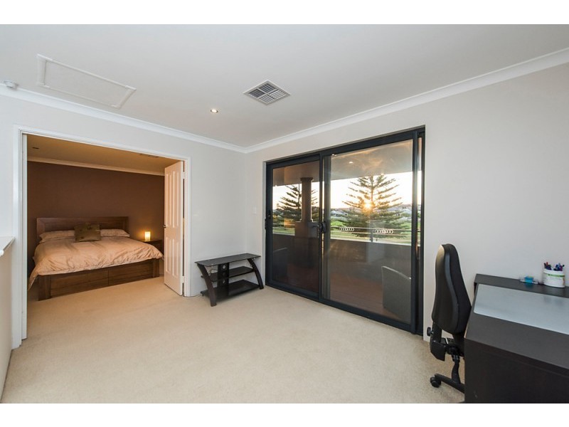 9 Wombarra Street, Secret Harbour WA 6173