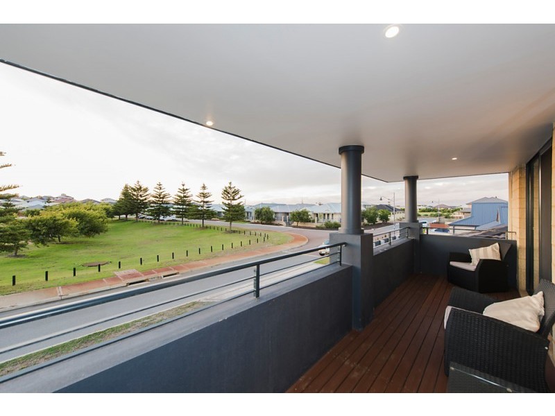 9 Wombarra Street, Secret Harbour WA 6173