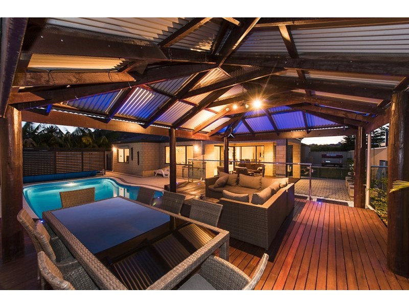 9 Wombarra Street, Secret Harbour WA 6173