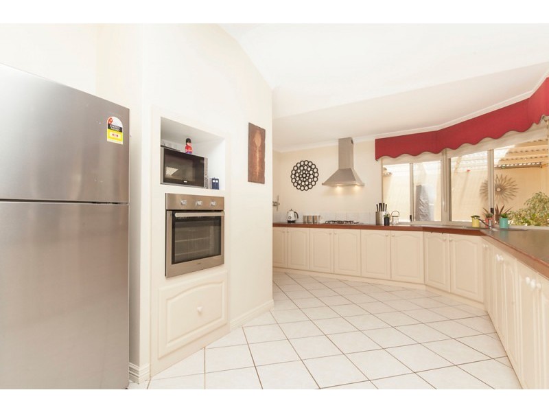 24 Pulsano Mews, Secret Harbour WA 6173