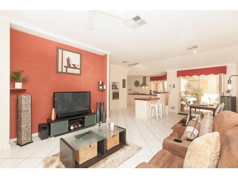 24 Pulsano Mews, Secret Harbour WA 6173