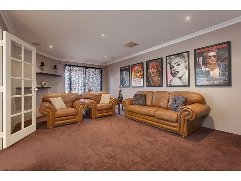 8 Cherokee Gardens, Secret Harbour WA 6173