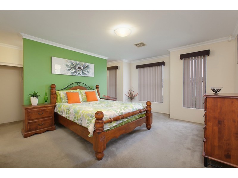 8 Cherokee Gardens, Secret Harbour WA 6173