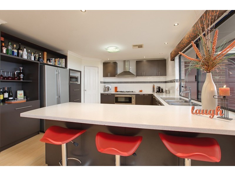 8 Cherokee Gardens, Secret Harbour WA 6173