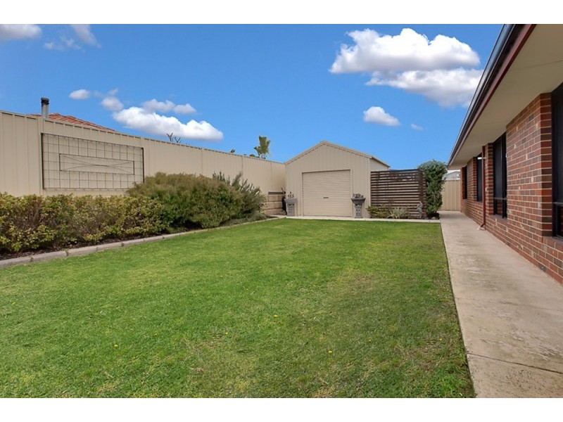 8 Cherokee Gardens, Secret Harbour WA 6173