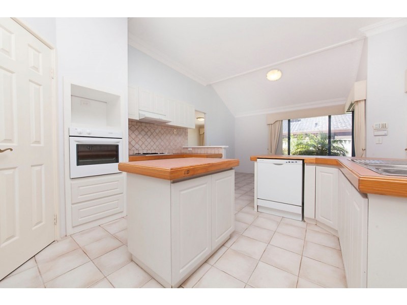 2 Summerville Ave, Secret Harbour WA 6173