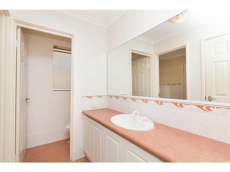 2 Summerville Ave, Secret Harbour WA 6173