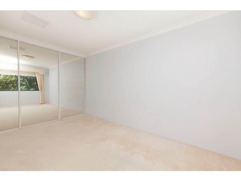 2 Summerville Ave, Secret Harbour WA 6173