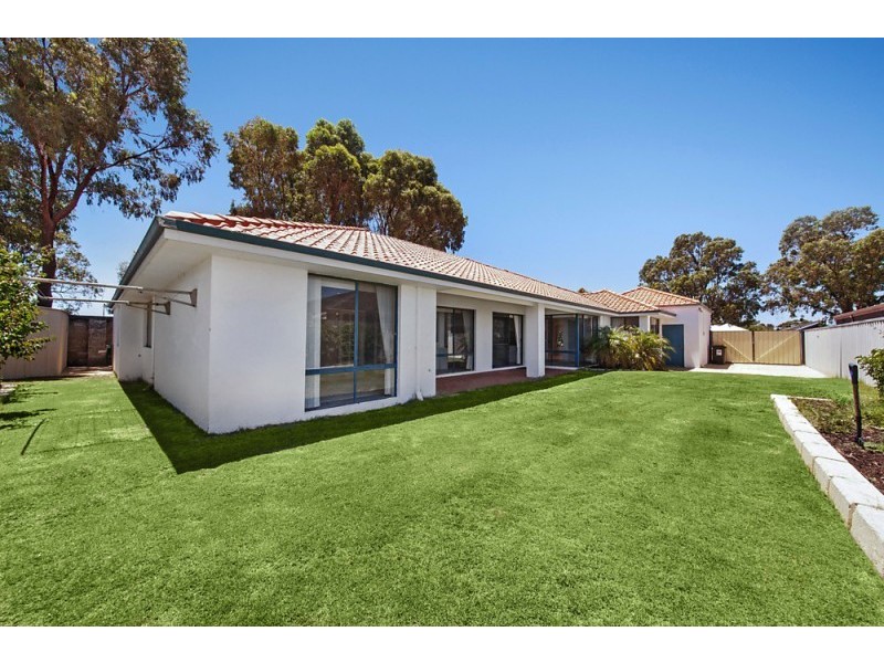 2 Summerville Ave, Secret Harbour WA 6173