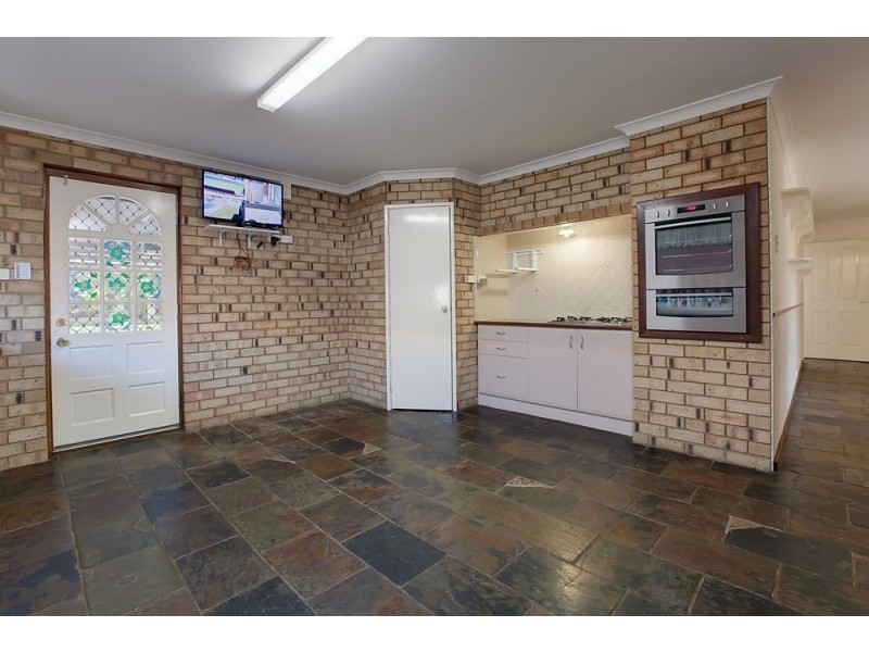 3 Caffra close, Warnbro WA 6169