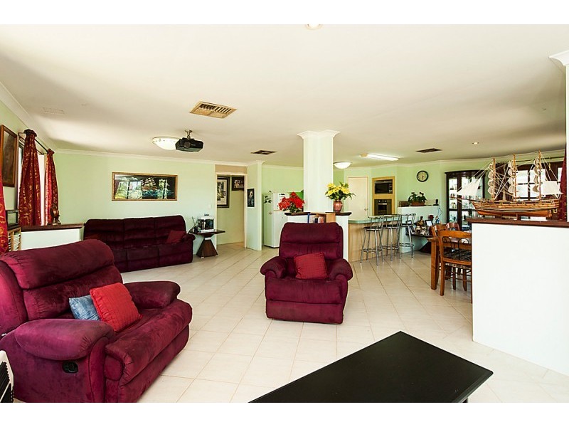 1 Morlaix Mews, Port Kennedy WA 6172