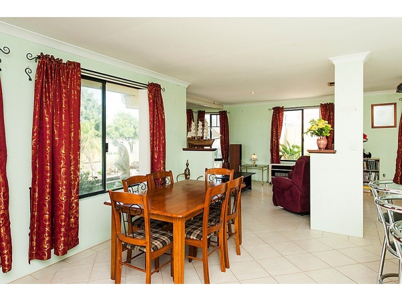 1 Morlaix Mews, Port Kennedy WA 6172