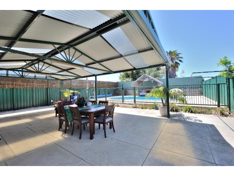 25 Crystaluna Drive, Golden Bay WA 6174