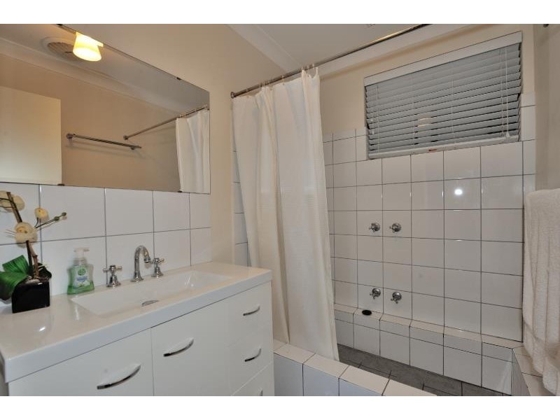 25 Crystaluna Drive, Golden Bay WA 6174