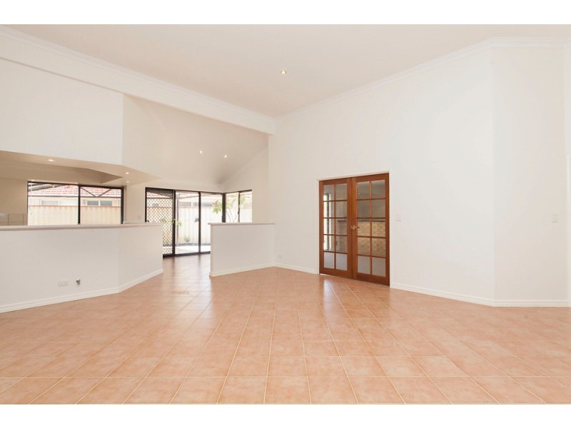 4 La Spezia Drive, Secret Harbour WA 6173