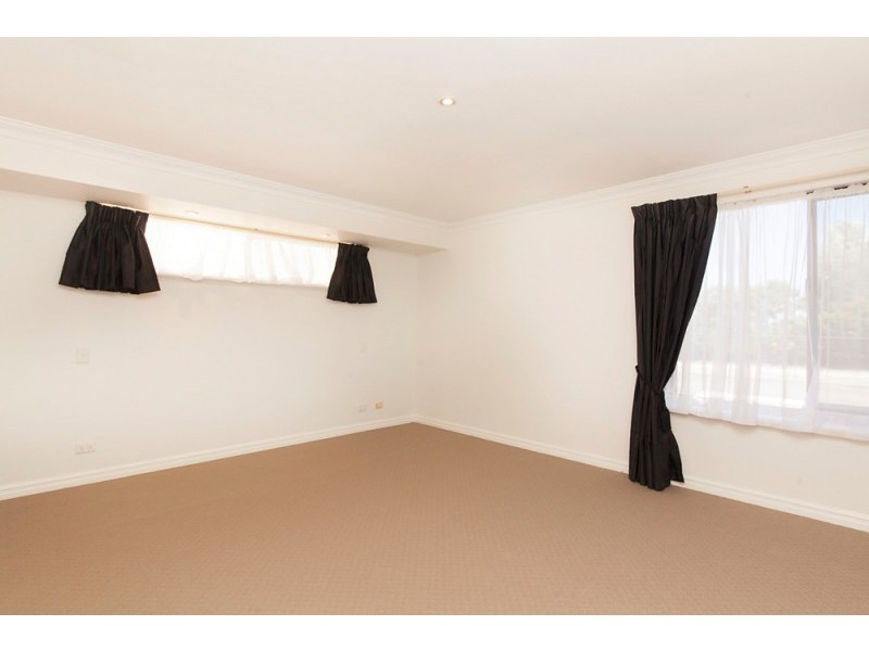 4 La Spezia Drive, Secret Harbour WA 6173