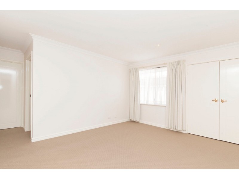 4 La Spezia Drive, Secret Harbour WA 6173