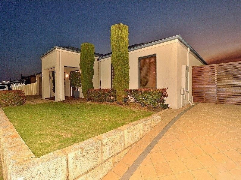 6 Twilight Ridge, Secret Harbour WA 6173