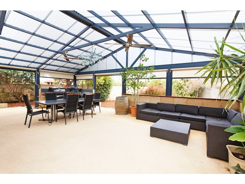 3 Hubbard Place, Safety Bay WA 6169